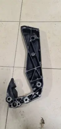 BMW 5 GT F07 Gearbox mounting bracket 6777615