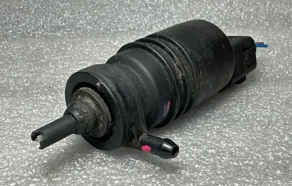 Audi A6 S6 C5 4B Windscreen/windshield washer pump 1J0973722