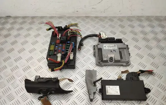 Engine ECU kit and lock set