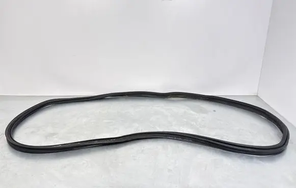 Mercedes-Benz C W205 Trunk rubber seal (body) A2057400600