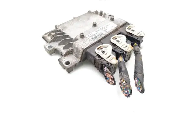 Ford Fiesta Engine control unit/module AV2112A650BA S180047018