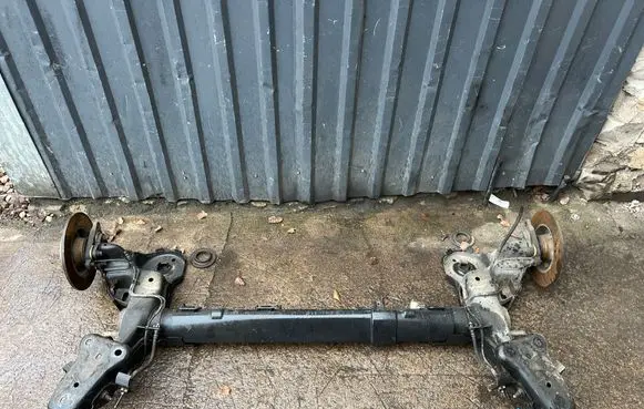 Opel Crossland X Rear axle beam 
