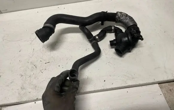 Thermostat/thermostat housing