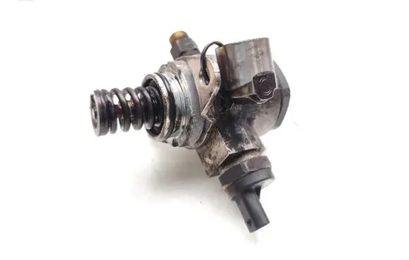 Skoda Fabia Mk2 (5J) Fuel injection high pressure pump 03C127026D