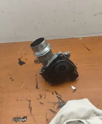 Mercedes-Benz B W247 EGR valve H8201684044 147101246R