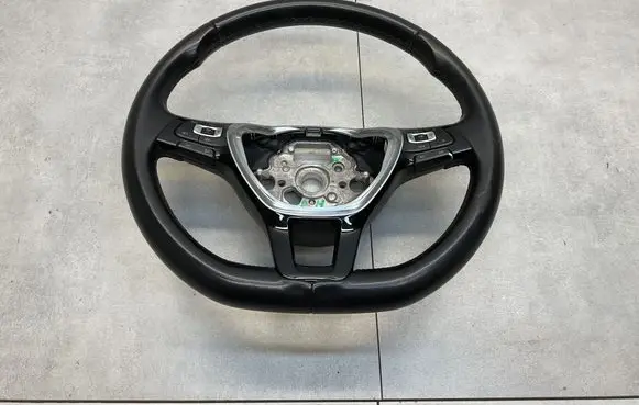 Volkswagen PASSAT B8 Steering wheel 