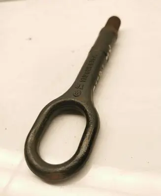 Skoda Octavia Mk2 (1Z) Towing hook eye 1T0805615A