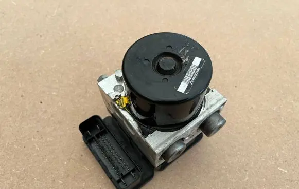 Mercedes-Benz C W204 ABS Pump A2045455132 10092623133 28526060043