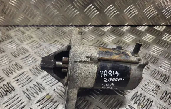 Toyota Yaris Starter motor 2810023020