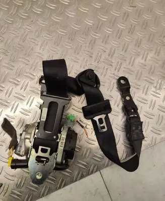 Volvo V60 Front seatbelt 616155800 012R0000