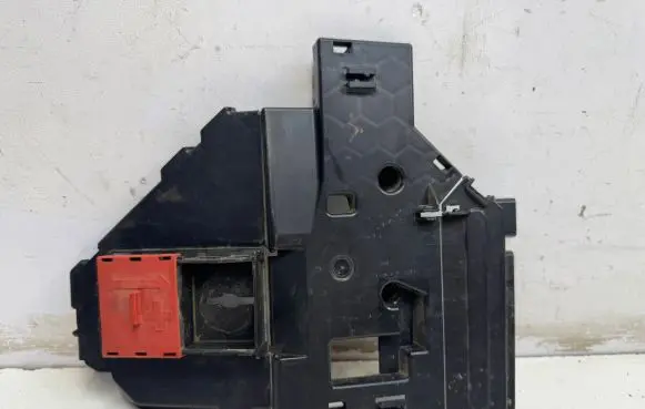 Mercedes-Benz E W238 Fuse box cover DBPD925
