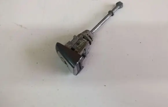 Citroen C5 Front door lock (next to the handle)
