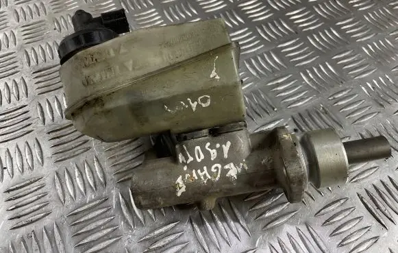 Renault Megane I Master brake cylinder 7700828034