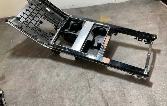 Land Rover Range Rover Velar Other center console (tunnel) element L5604127