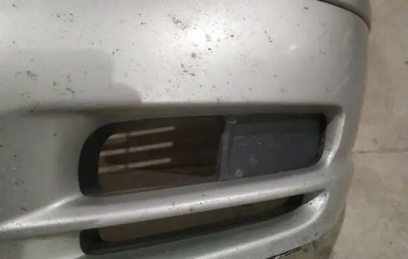 Toyota Avensis T250 Front bumper lower grill 