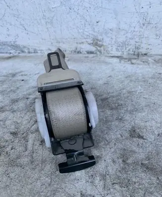 Opel Insignia A Middle seatbelt (rear) 