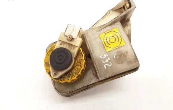 Brake fluid reservoir