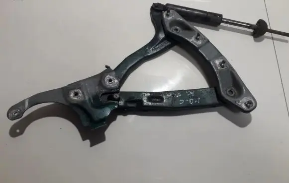 Mercedes-Benz C W202 Engine bonnet/hood hinges 2028800128