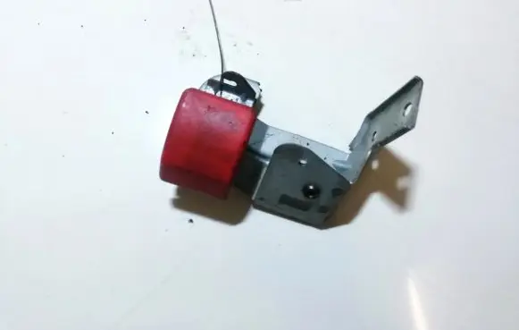 Volvo S40, V40 Engine bonnet (hood) release handle