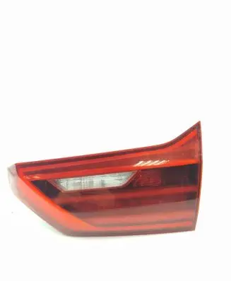 Tailgate rear/tail lights