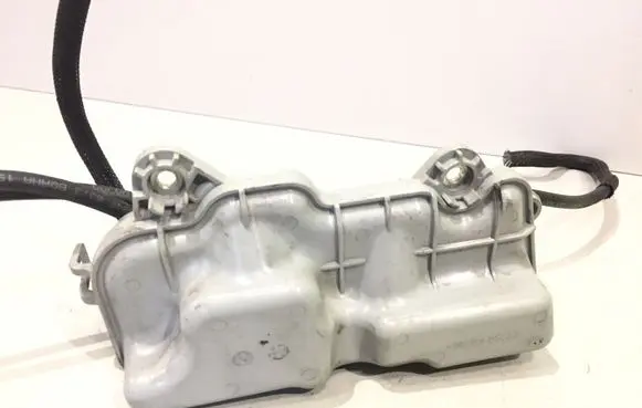 Vacuum air tank