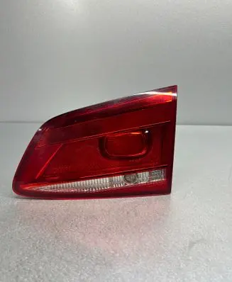Volkswagen PASSAT B7 Tailgate rear/tail lights ---