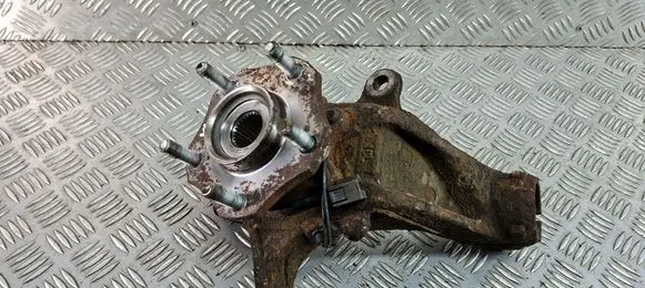 Nissan X-Trail T32 Front wheel hub spindle knuckle 