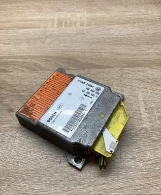 Volkswagen PASSAT B5 Airbag control unit/module 3B0959655 0285001173