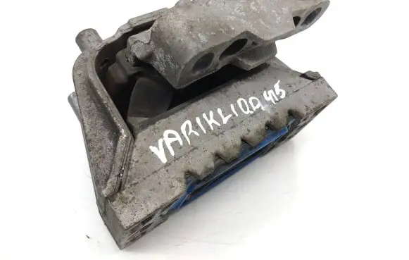 Volkswagen PASSAT B7 Engine mount bracket 1K0199262cr