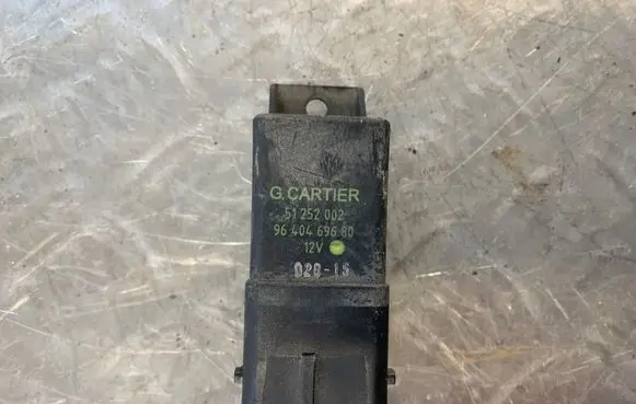 Citroen C5 Glow plug pre-heat relay 9640469680