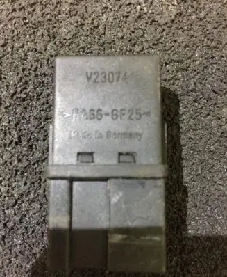 Mitsubishi Carisma Other relay mb9533821l 337