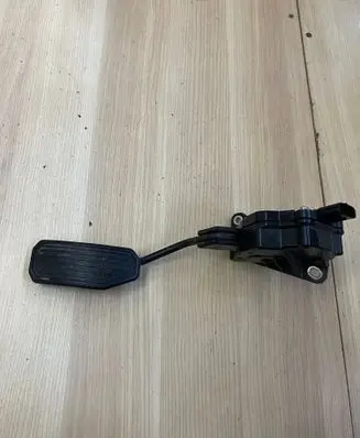Lexus RX 450H Accelerator throttle pedal 7811033010
