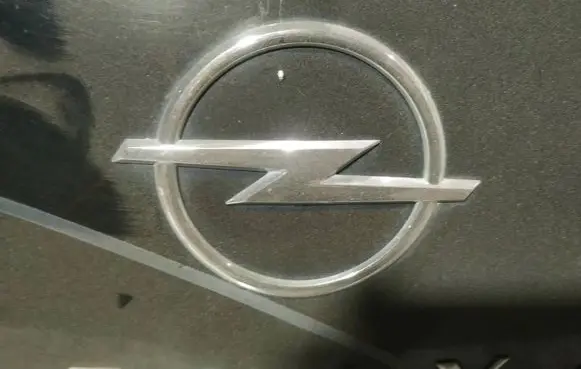 Opel Zafira B Manufacturer badge logo/emblem 