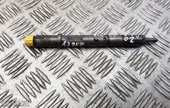 Fuel injector