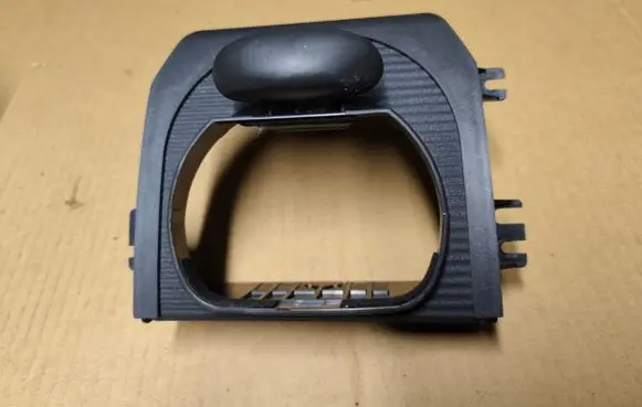Chrysler 300 - 300C Steering wheel column trim OUU28TRMAD