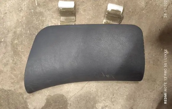 BMW 5 E39 Airbag cover 8243605