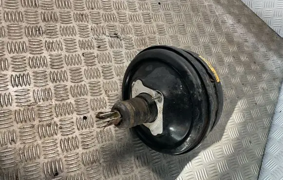 Land Rover Discovery Brake booster