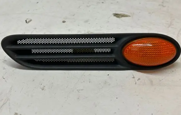 Mini Cooper Hatch Hardtop Front fender indicator light 1503561