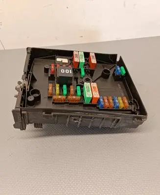 Volkswagen Touran II Fuse box set 1K0937125D 01718307