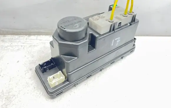 Mercedes-Benz CLK A208 C208 Central locking vacuum pump 2108002648