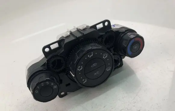 Ford Fiesta Climate control unit 8A6119980CE