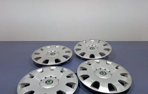 Skoda Octavia Mk2 (1Z) R17 wheel hub/cap/trim 1U0601147G