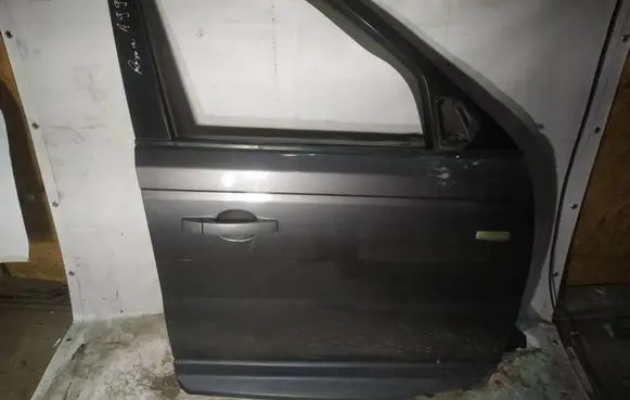 Land Rover Range Rover Sport L320 Front door pilkos