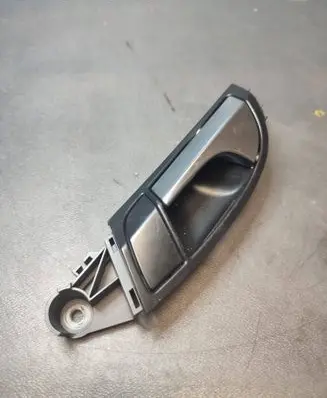 Audi Q7 4L Front door interior handle 4L0837019