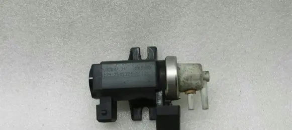 BMW 5 GT F07 Turbo solenoid valve 7595374