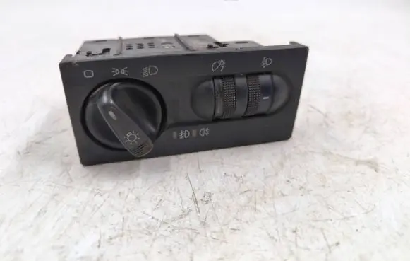 Volkswagen Golf III Light switch 04050505 1H6941531P