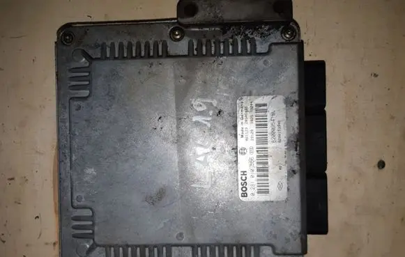 Renault Laguna II Engine control unit/module 0281010566 8200095416