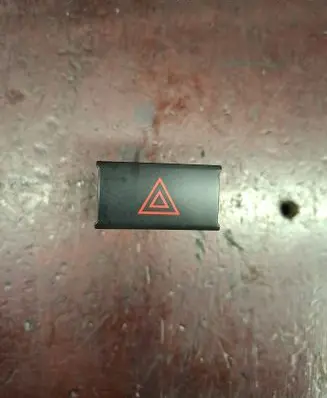 Hyundai Santa Fe Hazard light switch 864W0140