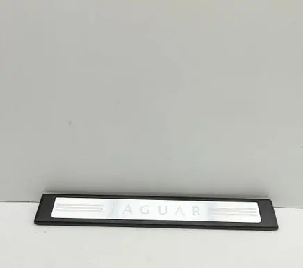 Jaguar XF X250 Front sill trim cover 8X2313201A