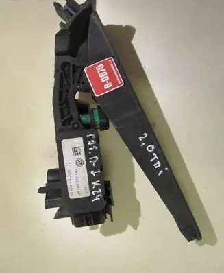 Volkswagen PASSAT B7 Accelerator throttle pedal 1K1723503AP